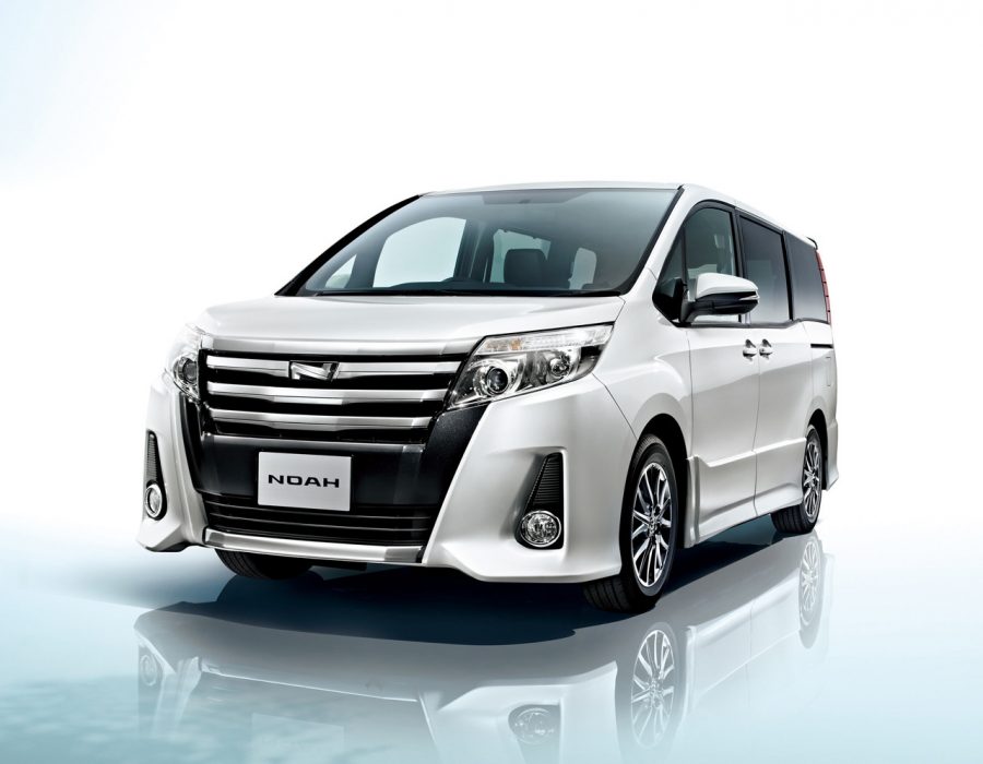 2014_Toyota_Noah_07